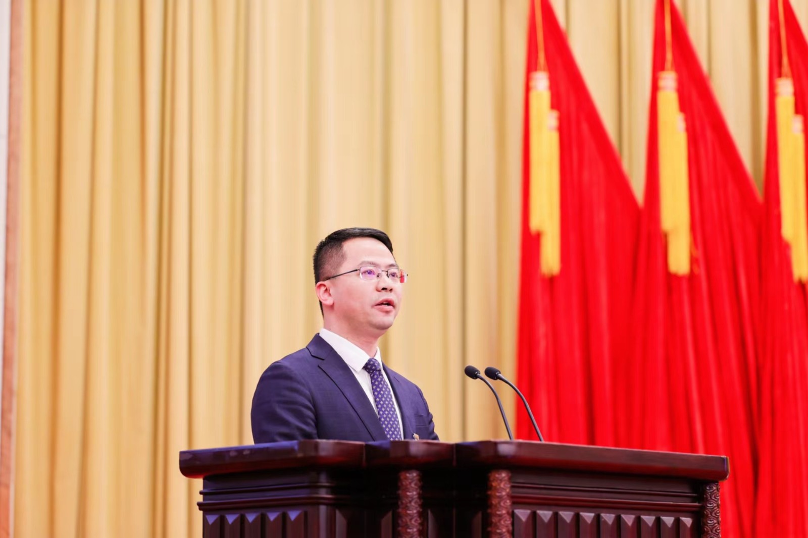 王新龙1.jpg