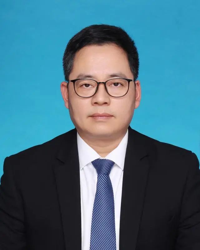 许华君.jpg